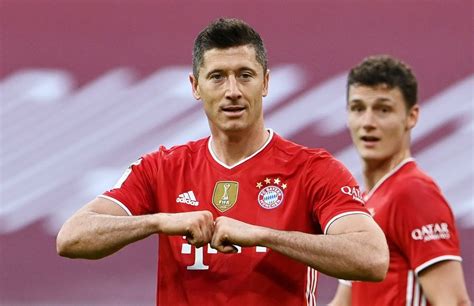 Compilation of Bayern Munich star Robert Lewandowski at his most outrageous