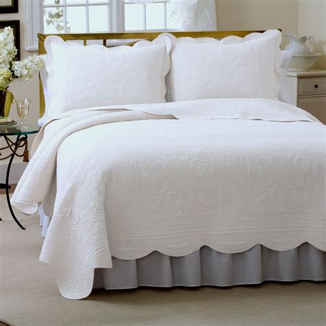 Elegant Solid White Bedding Full/Queen King Cotton Quilt / Scalloped Bedspread | French tile ...