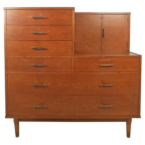 Unique Mid-Century Modern Dresser with Vanity by Drexel For Sale at 1stdibs