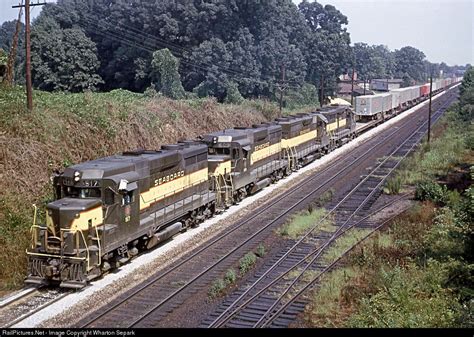 SAL 517 Seaboard Air Line EMD GP30 at Raleigh, North Carolina by ...