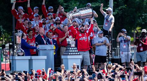 Stanley Cup Parade: Capitals share their victory with fans - Sports ...