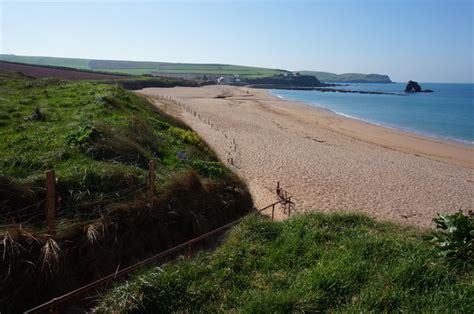 Thurlestone Beach - Devon | UK Beach Guide