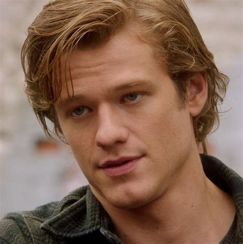 Angus Macgyver, Macgyver 2016, Lucas Till Macgyver, Kiera Cass Books ...