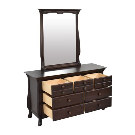 Romina Traditional Dresser with Mirror | 83% Off | Kaiyo