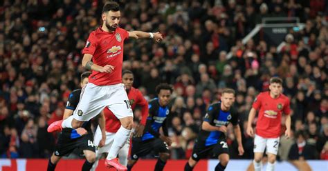 F2 Freestylers detail why Bruno Fernandes' penalty technique for Man Utd is so successful ...