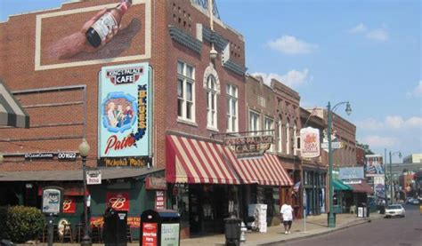 5 Self-Guided Walking Tours in Memphis, Tennessee + Create Your Own Walk