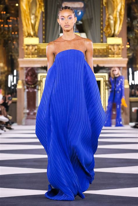 BALMAIN SPRING/SUMMER 2020 WOMEN'S RUNWAY SHOW LOOK #48 | Stile di moda, Moda futuristica, Look ...