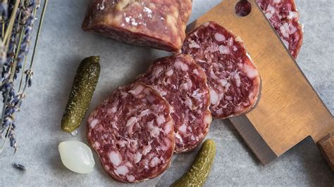 Calabrese Salami Wine Pairing: The Ultimate Combination