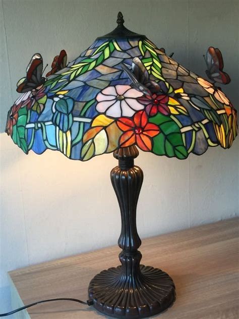 Tiffany Style Butterfly lamp. - Catawiki