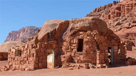 "Cliff Dwellers" on Arizona's Vermillion Cliffs Scenic Drive - A Fun Stop! | Roads Less Traveled