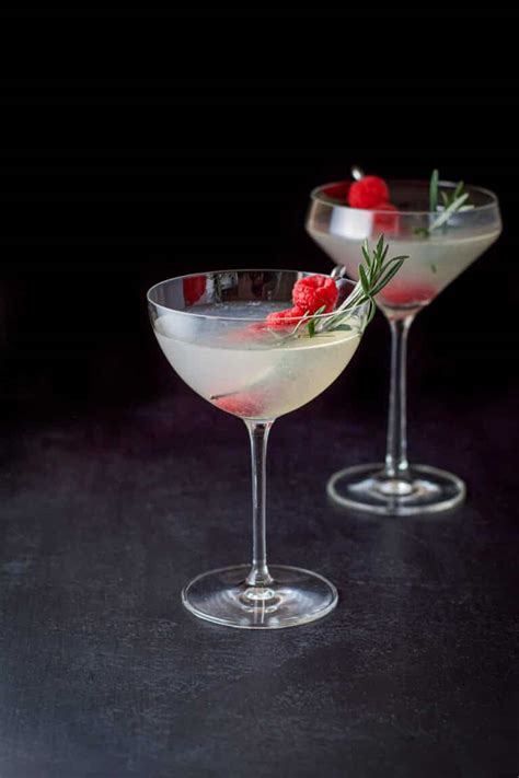 Mistletoe Martini | Dishes Delish