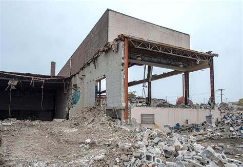 As Route 130 landmark falls, former employees say memories will endure