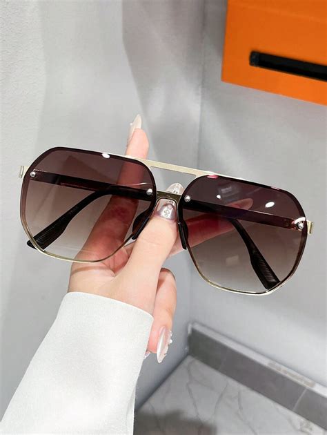 Pair Classic Fashion Metal Frame Fashion Glasses Suitable For Women