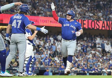 Alejandro Kirk, a un cuadrangular de hacer historia, y no sólo para los ... 