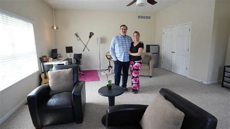 Twenty One Pilots, Dun and Joseph, perform on MTV 