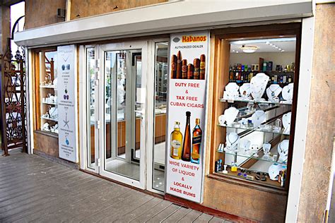 Jewels and Beyond Boutique at Sunset Beach Bar in St Maarten 