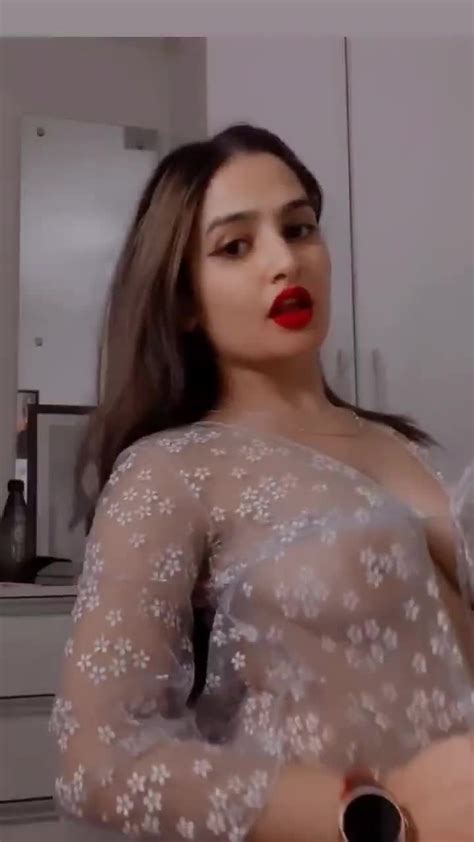 Sassy Poonam Naked On Bed Viral Hub Porn