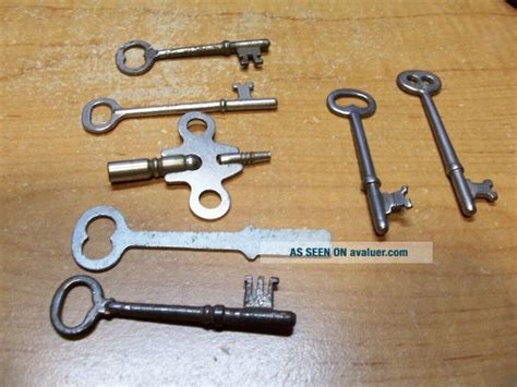 5 Vintage Skeleton Keys Plus Clock Key And Flat Key Blank | #42104905 