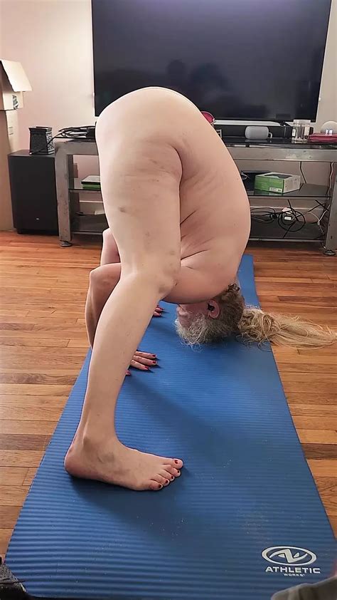 Mature Naked Granny Yoga Porn Videos XHamster