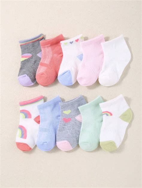 10 paires de chaussettes de bébé avec des couleurs mélangées en maille