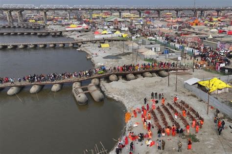 Ap Photos Hundreds Join An Order Of Naked Armed Holy Men At Hindu