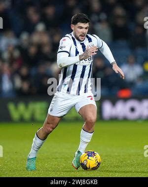 West Bromwich Albion S Alex Mowatt Left And Queens Park Rangers Paul