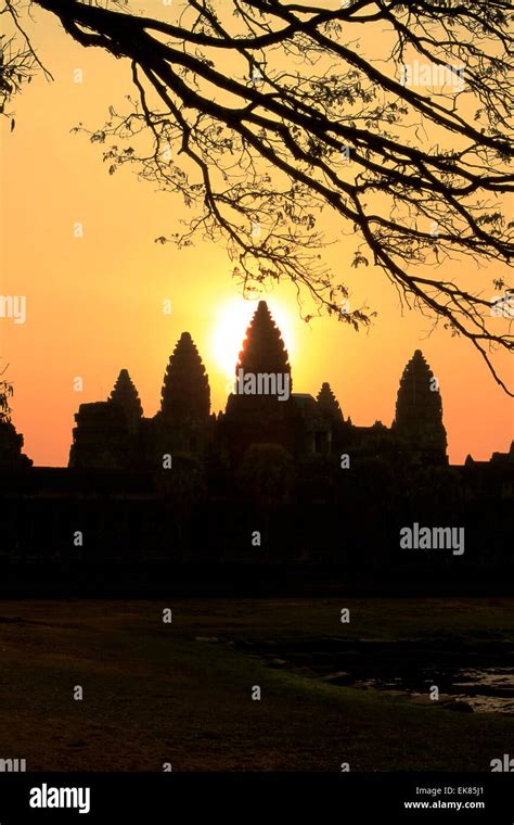 Sunrise At Angkor Wat Stock Photo Alamy