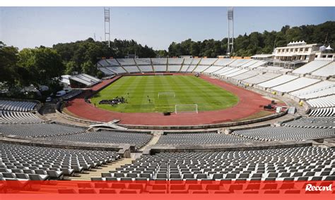 Estoril-U. Leiria da Liga Revelação adiado devido ao mau estado do