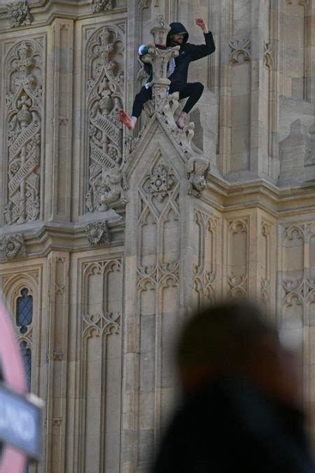 Pro Palestinian Extremist Causes Security Lockdown At Big Ben Mecca Times