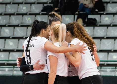 Voleibol feminino V Guimarães vence Clube K e está na final da Taça