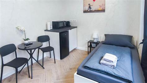 ALFA Stuttgart Einzelzimmer Teeküche Porsche Bosch l Gemeinschaftsbad ...