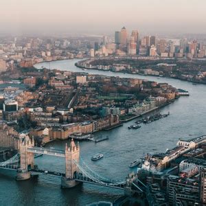 find chemists  london opening times reviews