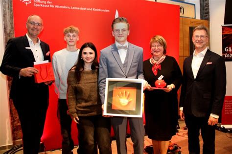 Sparkassen Sch Lerpreis F R Vier Besondere Junge Menschen