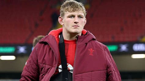 Wales captain Morgan to join Gloucester