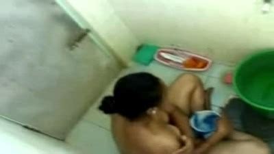 Nanban Tamil Amma Nude Bath Panum Hidden Camera Sex Video