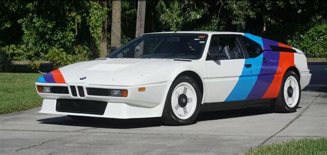 Nietypowe BMW na aukcji. Pierwszego właściciela kojarzy każdy