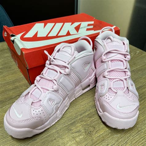 Yahoo オークション 未使用品 NIKE ナイキ W AIR MORE UPTEMPO ウィ