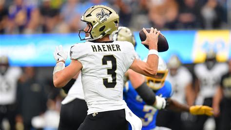 york giants signing  saints   quarterback