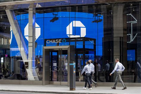 JPMorgan Chase withdraws $350B from Fed, buys Treasuries - report