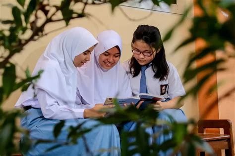 Terakreditasi A Dan Panen Prestasi Sma Smk Negeri Terbaik Acuan