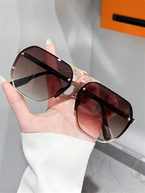 Pair Classic Fashion Metal Frame Fashion Glasses Suitable For Women