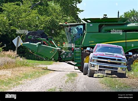 Combine operators hi-res stock photography and images - Alamy 