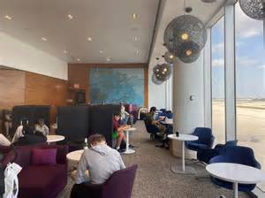 I've been to dozens of airport lounges worldwide. Here are the 5 things ...