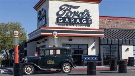 Classic Ford Fans Love This Restaurant Chain Heres Which States Its In