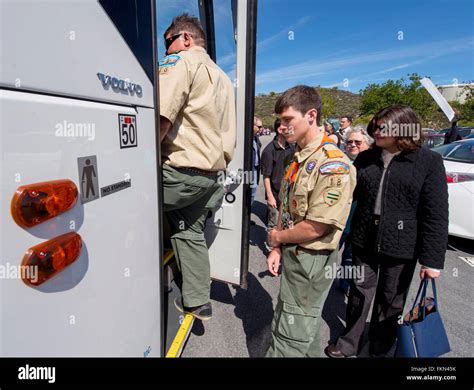 Simi Valley California USA 09th Mar 2016 People Board Buses To The