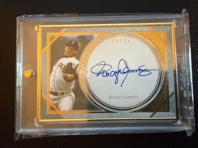 2018 Topps Transcendent ROGER CLEMENS On Card Auto Gold Frame 25 25 RED