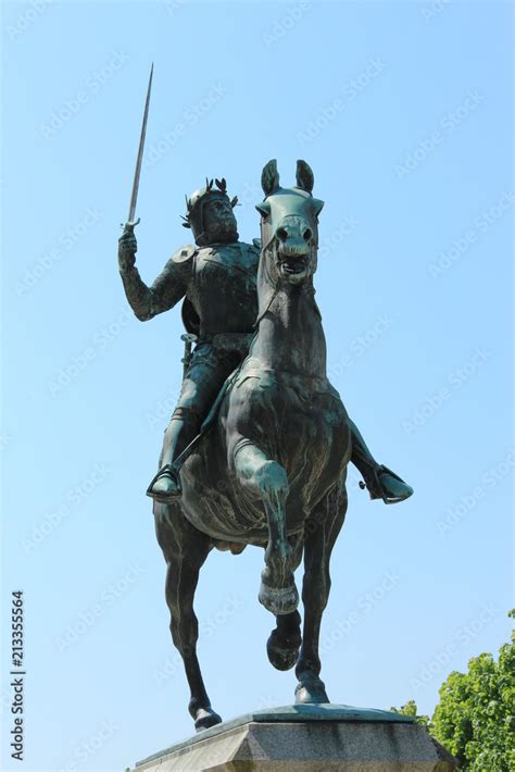 Stock Foto Statue Questre De Bertrand Du Guesclin Dinan Adobe Stock