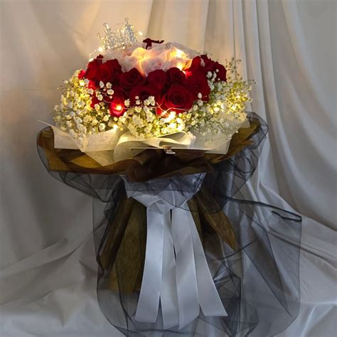 Deep Heart Bouquet Romantic Roses Crown Florist In Kajang