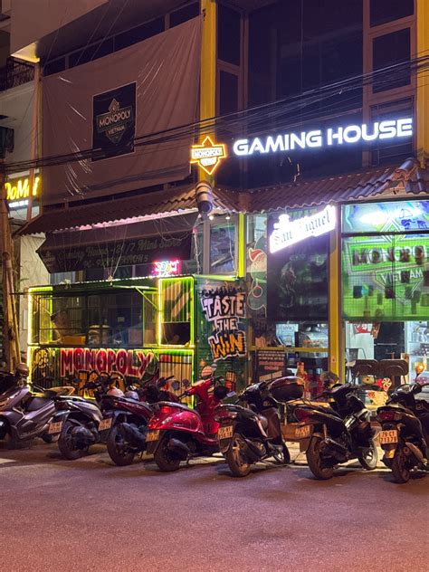 nha trang streets  night food hotels  traffic fashion magazine