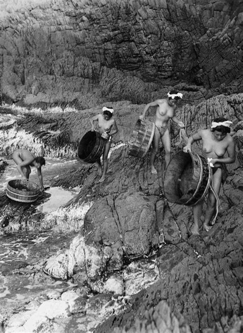 Homepage L Incanto Delle Donne Del Mare Fosco Maraini Fotografie